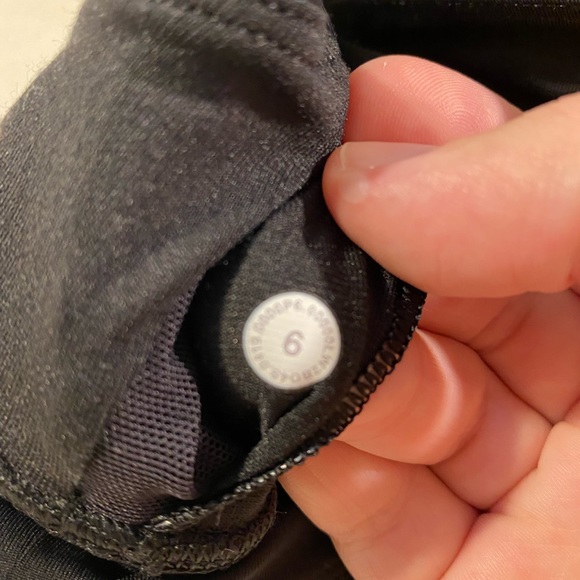 Lululemon sports bra - Picture 3 of 3